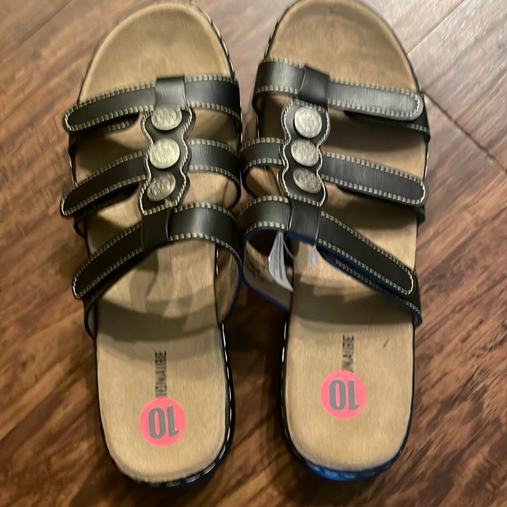Cushionaire Black Sandals
